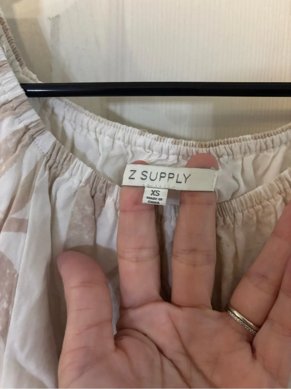 Z Supply Beige & White Palm-Print Crop Peasant Top